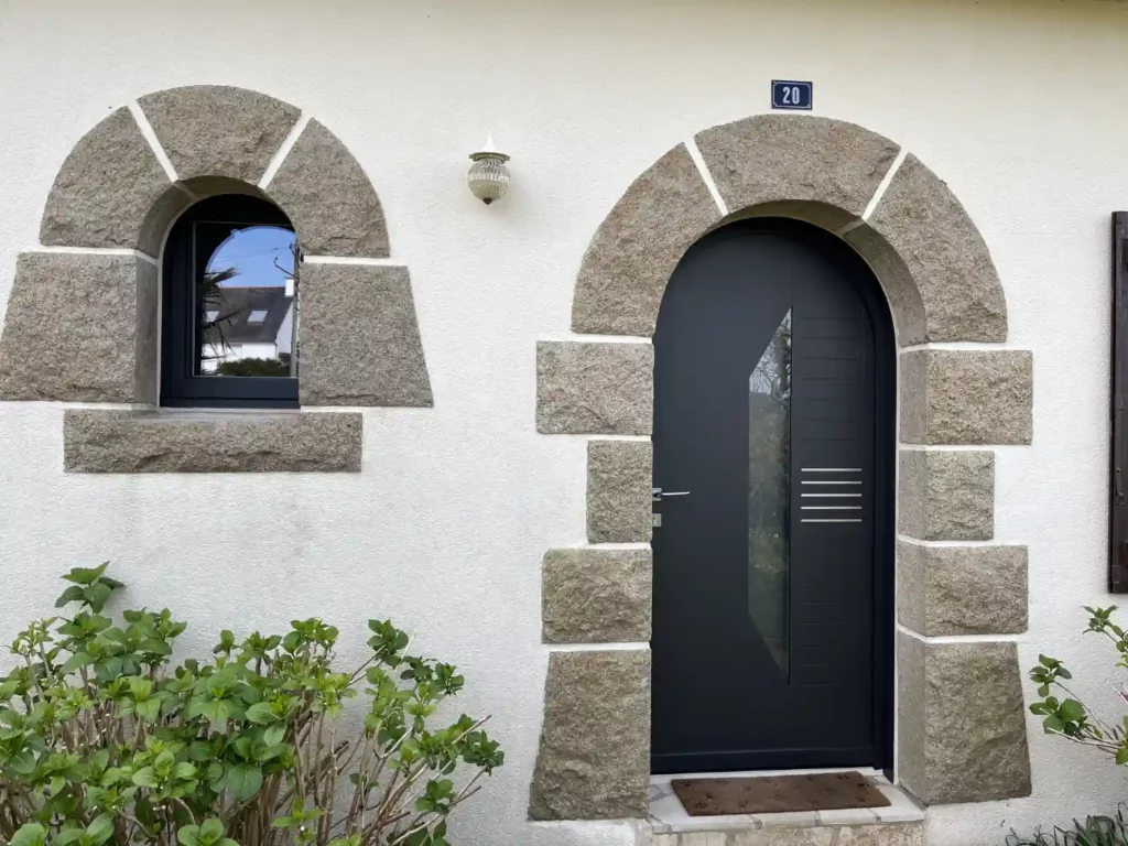 pose porte d'entrée vitrée à perros louannec trebeurden