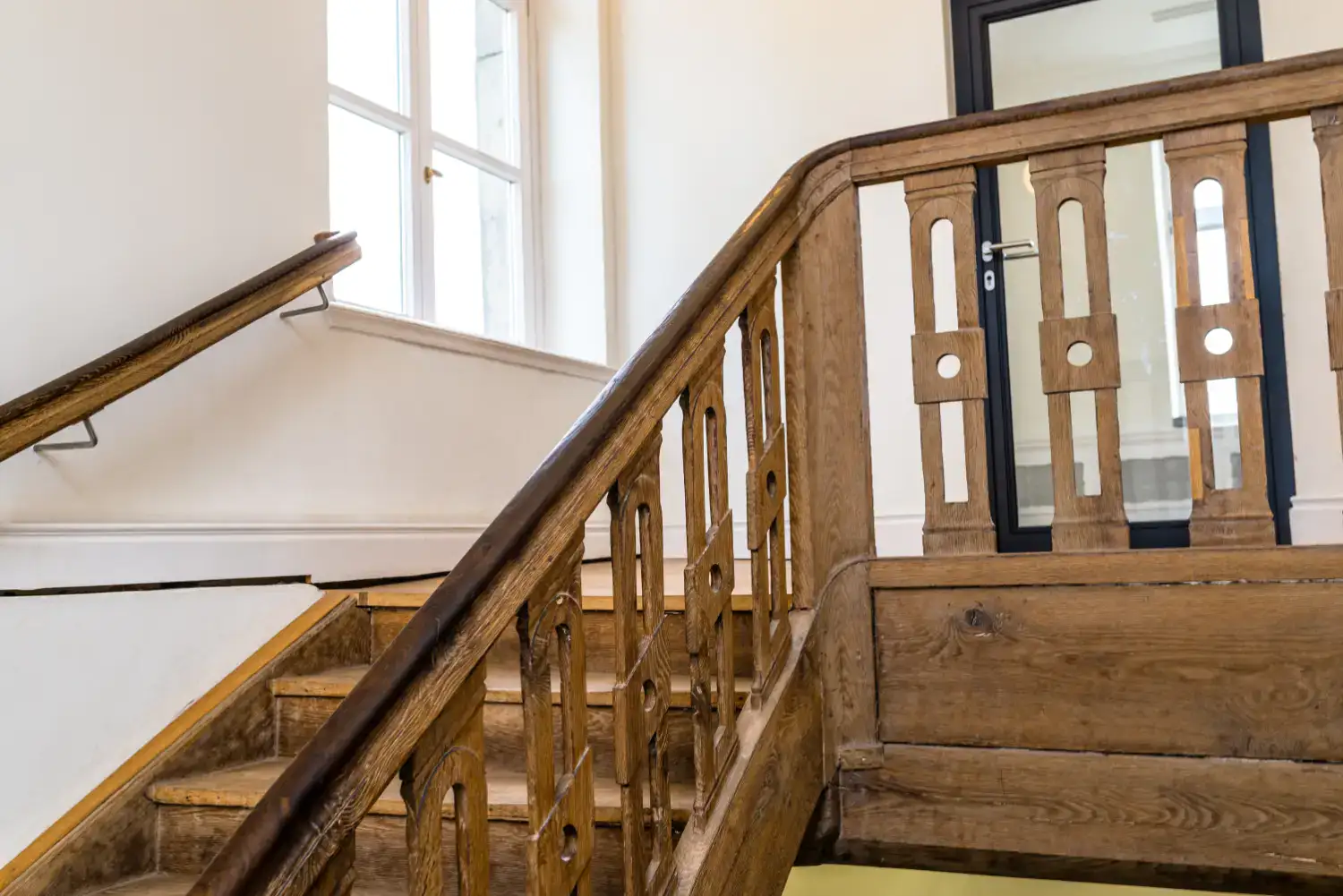 customiser un escalier en bois chĂŞne avec vernis ou cire